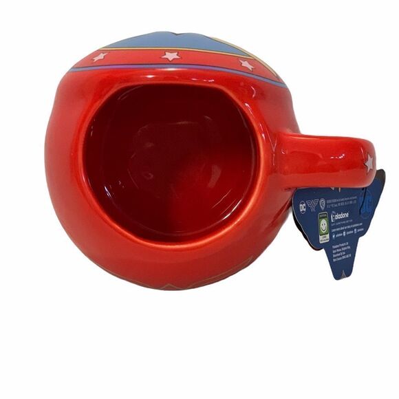 Wonder Woman Ceramic Shield Coffee Mug - Picture 4 of 5